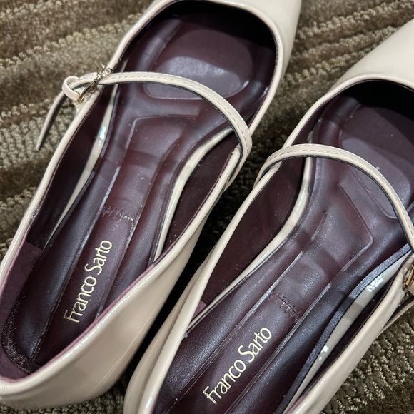 Franco Sarto Square Toe Cream Flats (Mary Jane’s) size 9 - Picture 2 of 3